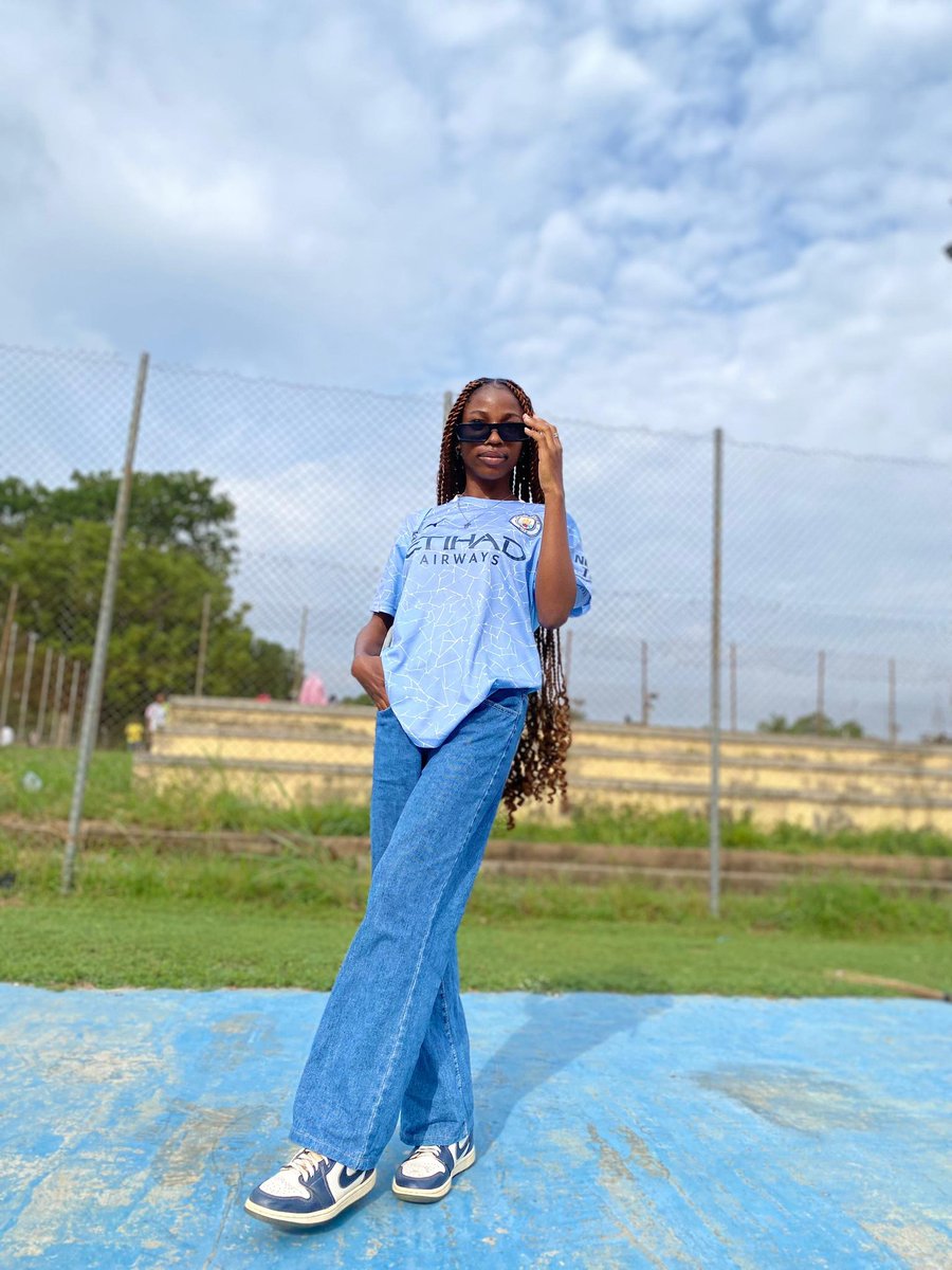 Athenatweetss's tweet photo. FYB Week: Day 3 - Jersey Day🥳🤩💙

#fyb
#graduatetobe 
#lastdaysinuni https://t.co/LobEWt487I
