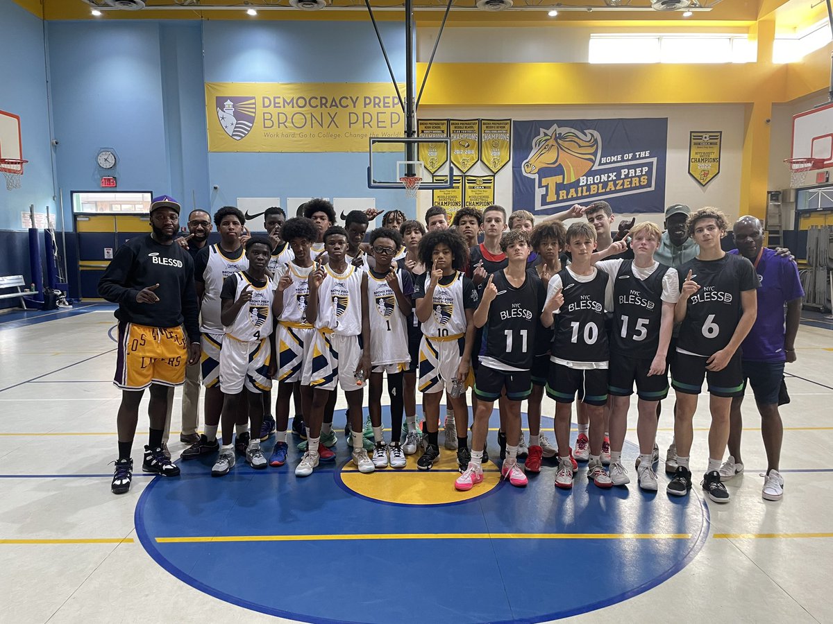 DPPSSPORTS's tweet image. Worlds collide!!!! Swiss Ms team vs Bronx prep middle! Great game much basketball love.