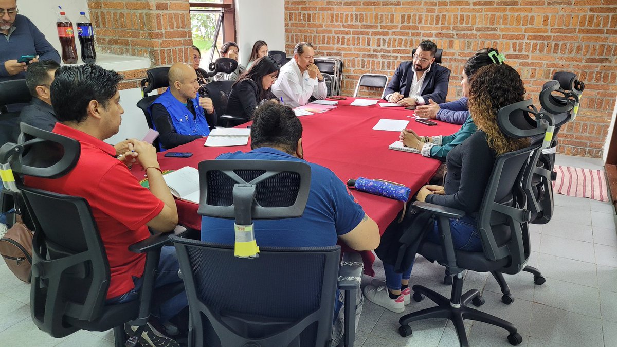 ¡Avance en la lucha contra las adicciones y el bullying!

Esta semana seguimos trabajando en la Mesa de Trabajo con las áreas de la Alcaldía, enfocados en la creación de un compendio integral para prevenir y abordar las adicciones y el bullying en primaria y secundaria.