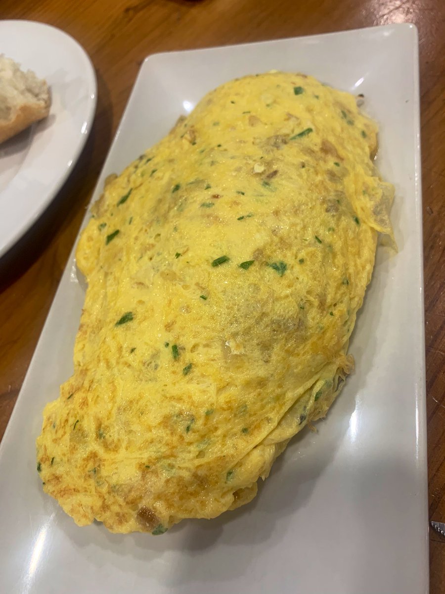 alpersant's tweet photo. Aprovechando también para comer en una sagardotegia https://t.co/CtcijV3nOE