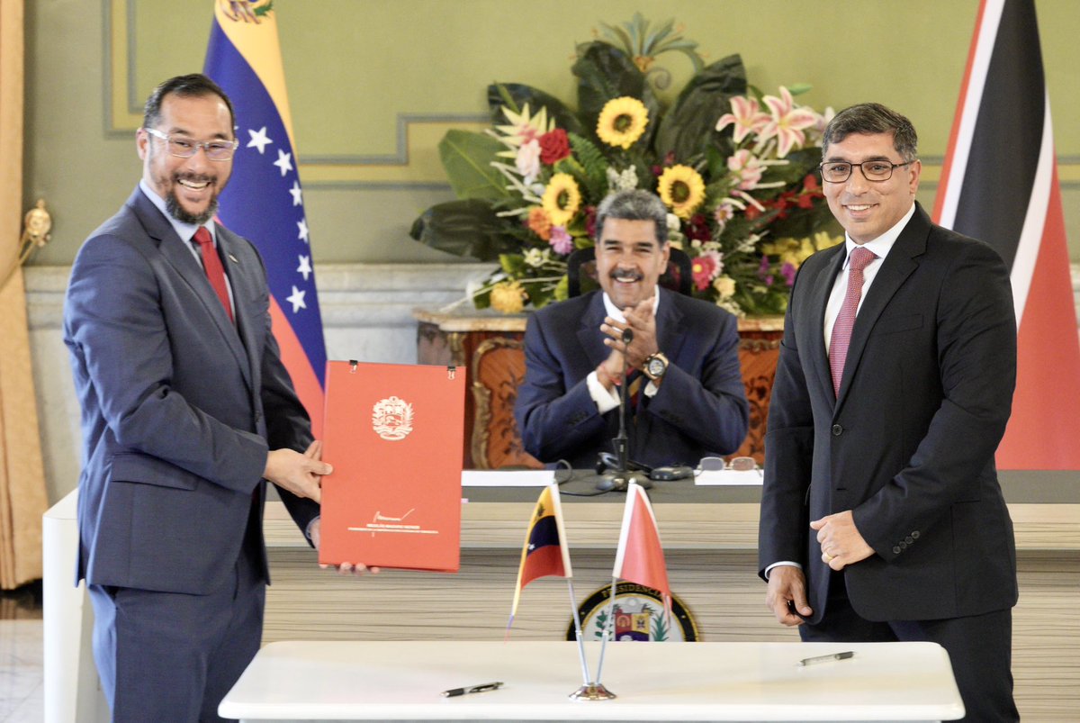 Rafael Tellechea (@tellechearuiz) on Twitter photo El Presidente <a href="/NicolasMaduro/">Nicolás Maduro</a> ha vuelto a cumplirle lo prometido al pueblo de Venezuela. Su estrategia acertada para aprovechar las potencialidades gasíferas de nuestro país, en pro de fortalecer la economía nacional, ha dado como resultado un paso histórico para el desarrollo del El Presidente <a href="/NicolasMaduro/">Nicolás Maduro</a> ha vuelto a cumplirle lo prometido al pueblo de Venezuela. Su estrategia acertada para aprovechar las potencialidades gasíferas de nuestro país, en pro de fortalecer la economía nacional, ha dado como resultado un paso histórico para el desarrollo del