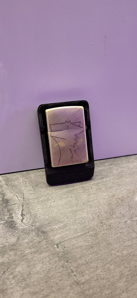 Woooop, let's begin the 500+ Follower Raffel ^^

The first prize is the Merped up Zippo

The second prize is a piece of wood engraved with some cheese 

All you gotta do to enter is 

-Like ❤️
-Retweet 🔄
-Follow ✅️

The raffel will run until friday, 16:00 GMT.