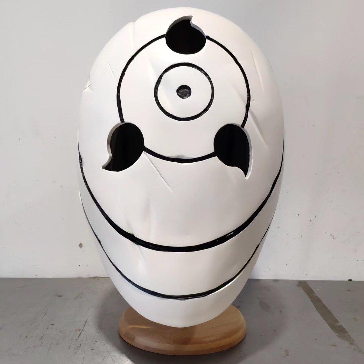PropsMy's tweet image. Two masks from the anime series Naruto. The masks are made of ABS plastic, processed with sandpaper and acetone. Obito&apos;s white mask had to be modified a little; I made a removable chin with magnets so that it could be easily taken off and put on.
#naruto #uchiha #cosplay #anime