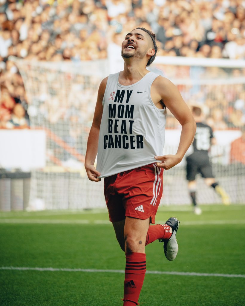 Manchester United have asked me to play in their celebrity ⚽️ match tomorrow.

It’s time to run it back. 🥹