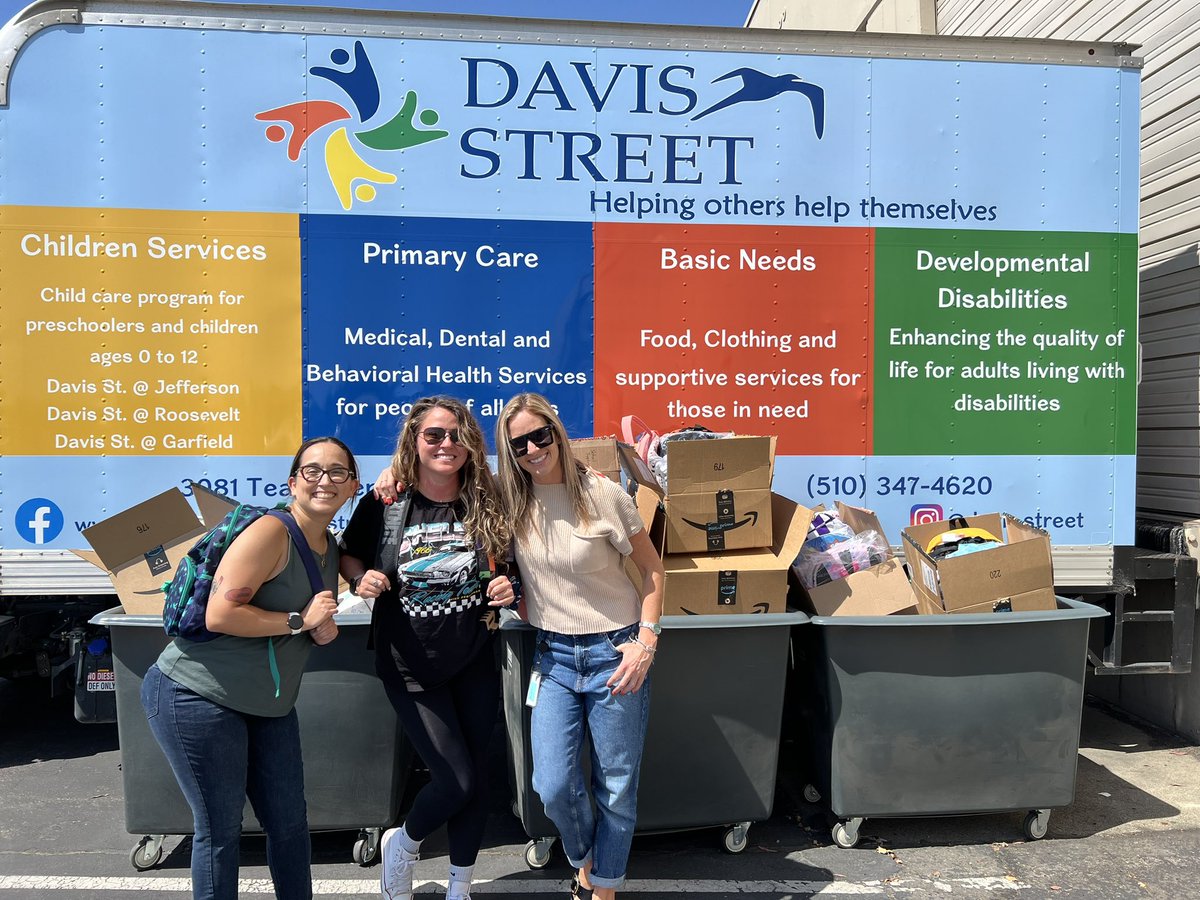 DavisStreetComm's tweet image. Thank you Premier Nutrician for the donation of backpacks for our health fair. #healthfair #community #backtoschool #davisstreetcommunitycenter