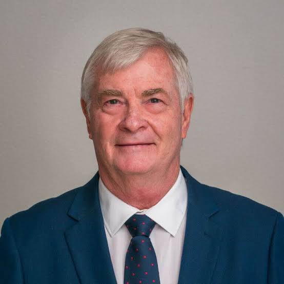 ChrisExcel102's tweet image. Lord Pieter Groenewald Raided Suncity prison and he found 

- cellphones
- play stations
- laptops, money and drugs 

He’s cooking 😭🔥