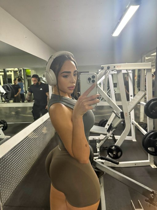 I just wanna be a chiseled Greek sculpture https://t.co/1Nj2NXrUV2