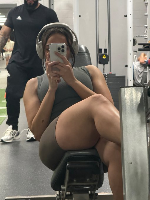 I just wanna be a chiseled Greek sculpture https://t.co/1Nj2NXrUV2