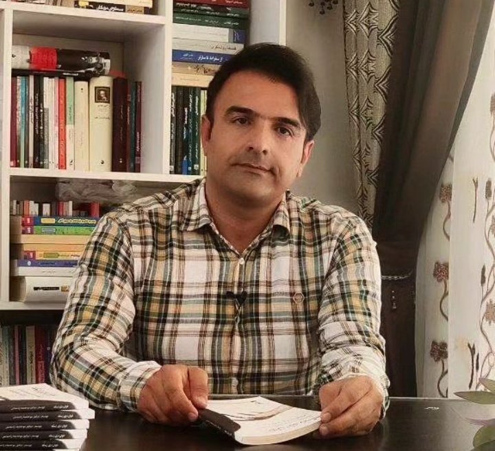 در مراسم تشییع پیکر فعال محیط زیستی #اسماعیل_کریمی که هنگام خاموش کردن آتش جنگلهای زاگرس جانش را فدای محیط زیست کرد چند تن از شرکت کنندگان در مراسم تشییع از جمله معلم خوشنام وفعال محیط زیستی کوردستان #آمانج_قربانی دستگیر وبه مکان نامعلومی منتقل شدند
#زاگروس
#کوردستان