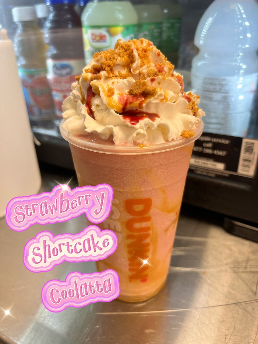prevailli's tweet photo. Medium size
3 Pump Strawberry Syrup
3 Pump Vanilla Bean Syrup
3 Creams 
Caramel cup drizzle 
Whipped Cream
(Ask for 1 pump of strawberry syrup on top, if your cashier is cool they’ll do it) 
Caramel drizzle 
Graham Cracker Crumbles 
😘Enjoy!!🥰🍓🍰 https://t.co/yBvoE3RyXu