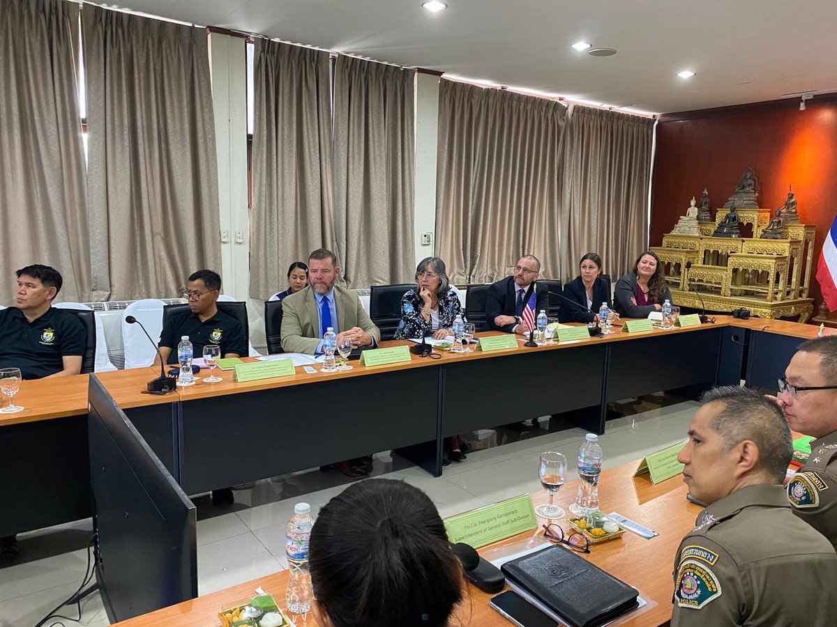 AsstSecCantor's tweet image. Great visit with the Royal Thai Police, Natural Resources and Environmental Crime Suppression Division, an important @USFWS partner on combating wildlife trafficking. Proud to see their U.S.-funded command and control center and learn how U.S. support aids their investigations.