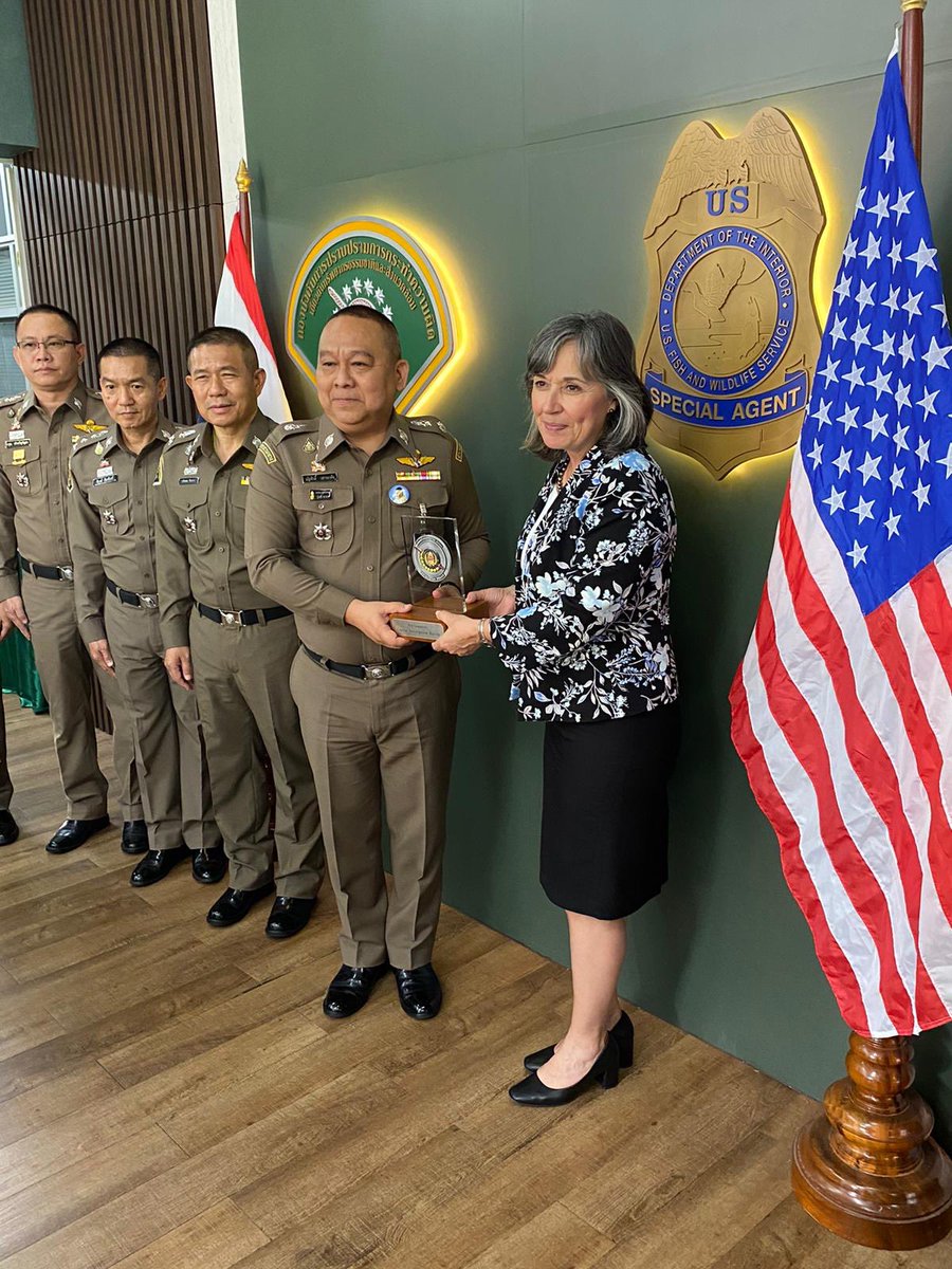 AsstSecCantor's tweet image. Great visit with the Royal Thai Police, Natural Resources and Environmental Crime Suppression Division, an important @USFWS partner on combating wildlife trafficking. Proud to see their U.S.-funded command and control center and learn how U.S. support aids their investigations.