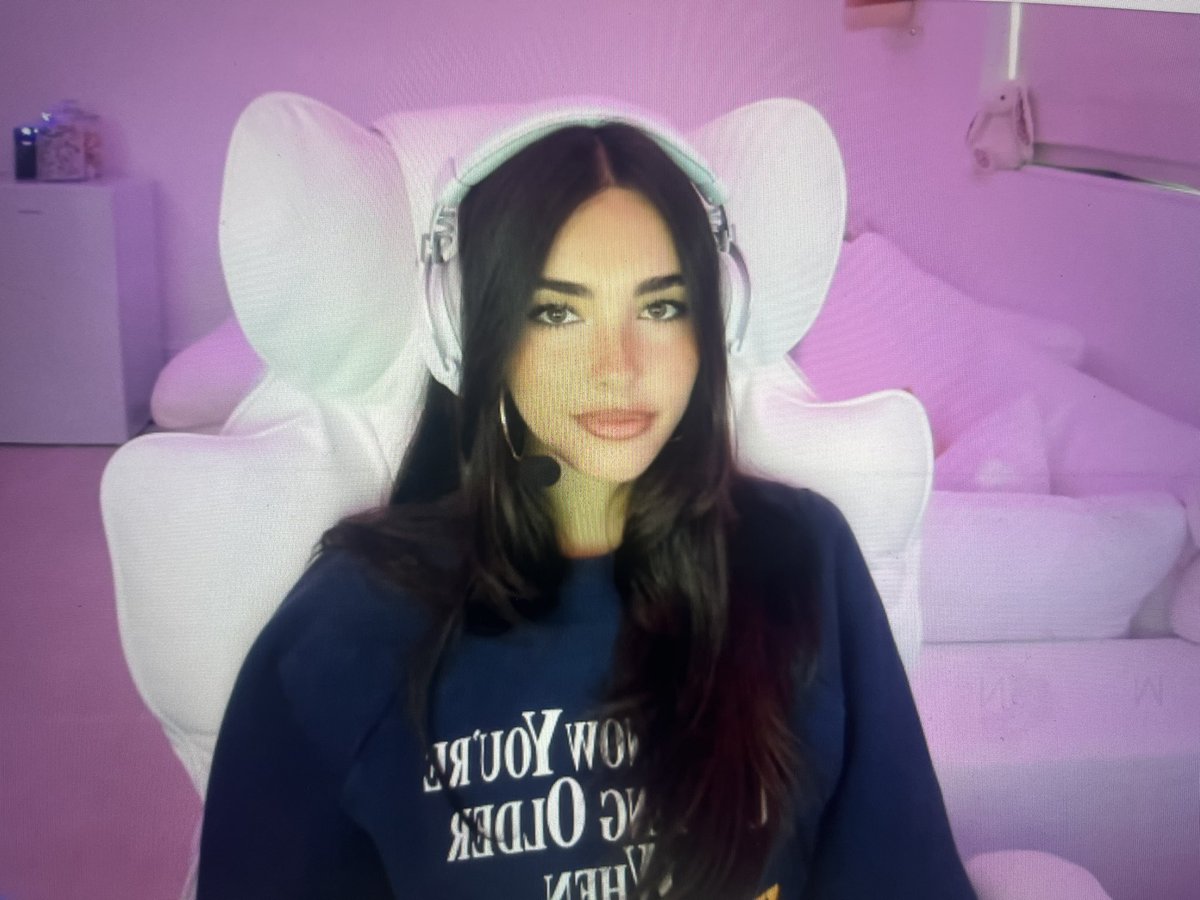 caroline 𑣿𝜗ৎ tweet media