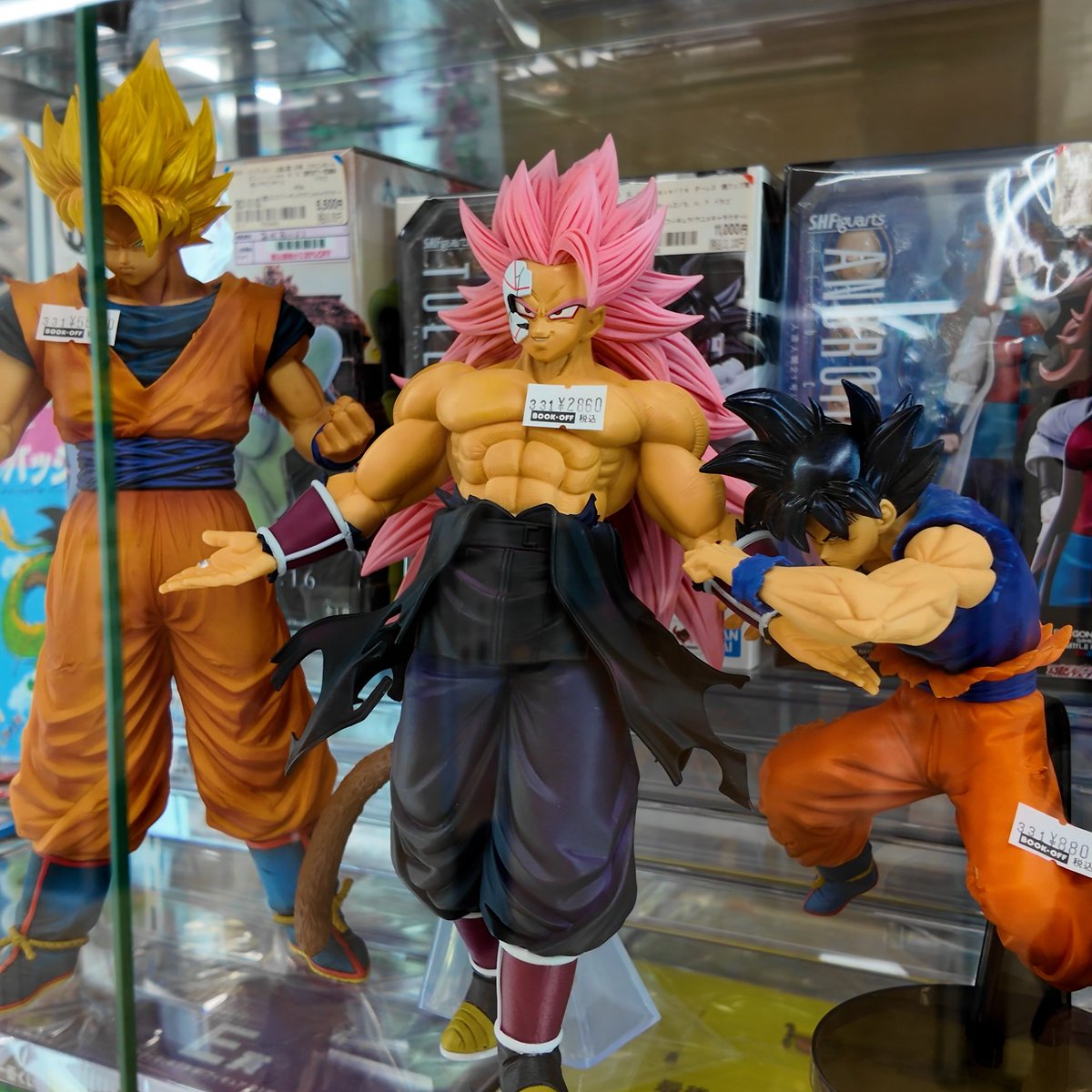 Tamago Travels tweet media