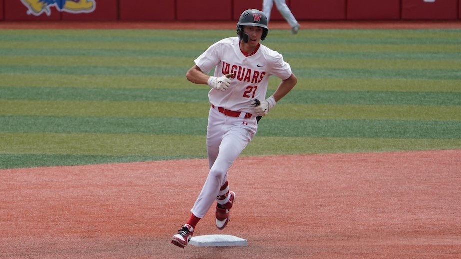MLB Pipeline (@mlbpipeline) on Twitter photo The #Cubs have reached a deal with 11th-rounder Eli Lovich for $650,000, per <a href="/jimcallisMLB/">Jim Callis</a>. That's the 2nd-largest bonus for a pick outside the top 10 rounds -- $500,000 of which counts against Chicago's bonus pool.
Here are Chicago's picks and signings: atmlb.com/3y4yqM9 The #Cubs have reached a deal with 11th-rounder Eli Lovich for $650,000, per <a href="/jimcallisMLB/">Jim Callis</a>. That's the 2nd-largest bonus for a pick outside the top 10 rounds -- $500,000 of which counts against Chicago's bonus pool.
Here are Chicago's picks and signings: atmlb.com/3y4yqM9