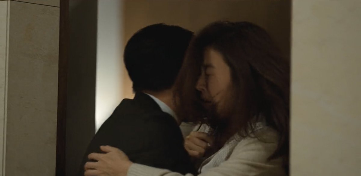 unniesdaily's tweet image. SO NOBODY’S TALKING ABOUT THIS SCENE?! im in awe🔥
#RedSwan