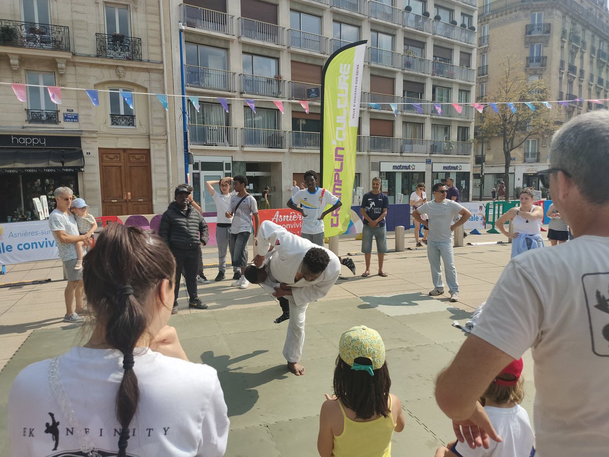 ckoitonkim's tweet photo. Bientôt la fête du #judo

La flamme Olympique vient de passer @Ville_Asnieres et @Paris2024 va démarrer. De grands moments à venir ! 

In extremis, j'aurais le plaisir d'assister aux éliminatoires -63kg / -81kg. 

Comment allez-vous suivre les JO de votre côté ? https://t.co/xqXAmpxJoa