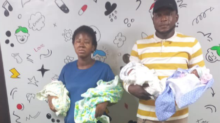 NigeriaStories's tweet photo. JUST IN: 𝐍𝐢𝐠𝐞𝐫𝐢𝐚𝐧𝐬 𝐬𝐡𝐨𝐰𝐞𝐫 𝐩𝐚𝐫𝐞𝐧𝐭𝐬 𝐨𝐟 𝐪𝐮𝐚𝐝𝐫𝐮𝐩𝐥𝐞𝐭𝐬 𝐰𝐢𝐭𝐡 𝐨𝐯𝐞𝐫 10 million Naira 𝐚𝐟𝐭𝐞𝐫 𝐝𝐢𝐚𝐩𝐞𝐫 𝐥𝐚𝐦𝐞𝐧𝐭 on WhatsApp status was posted on X. 

Nigerians are amazing people 👍🏿 https://t.co/jl2ujCGOzU