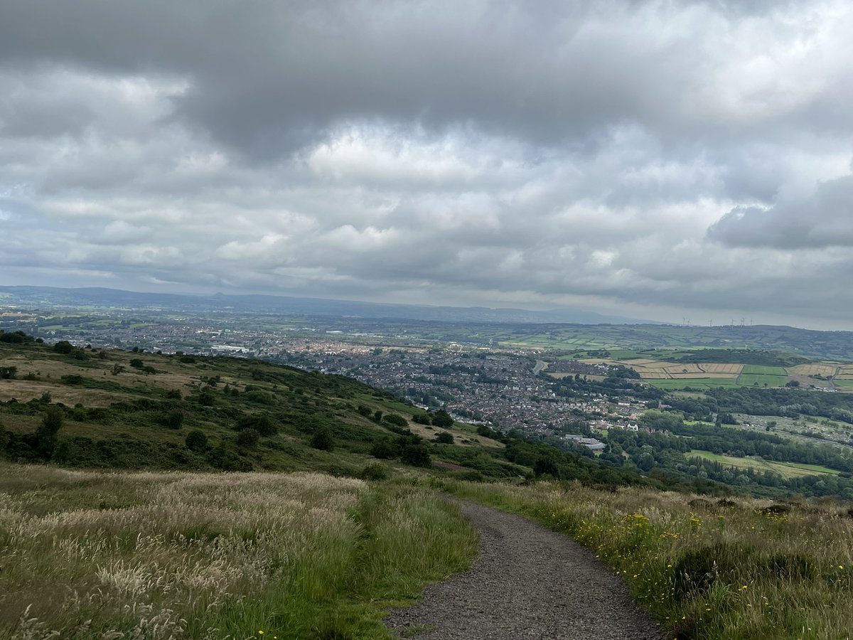 crbrownwilson's tweet image. A great day out #hydrating with my #ASMOSUSresource water bottle back in #Belfast #walking #CaveHill #LoveQUB #SummerVibes2024