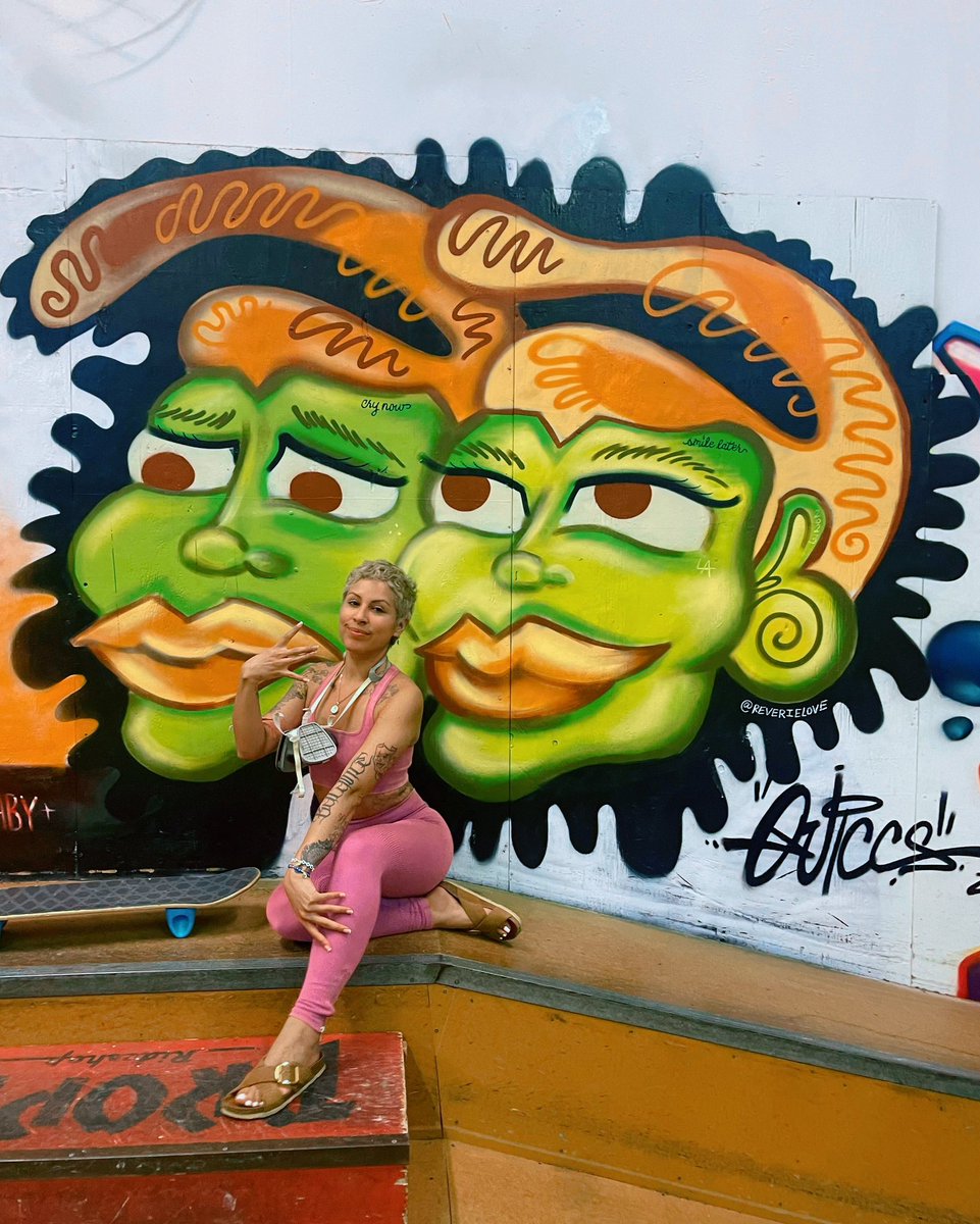 ReverieLOVE's tweet photo. Sometimes I like 2 Paint Murals 😍🎨🌺 https://t.co/uk70VhFc47