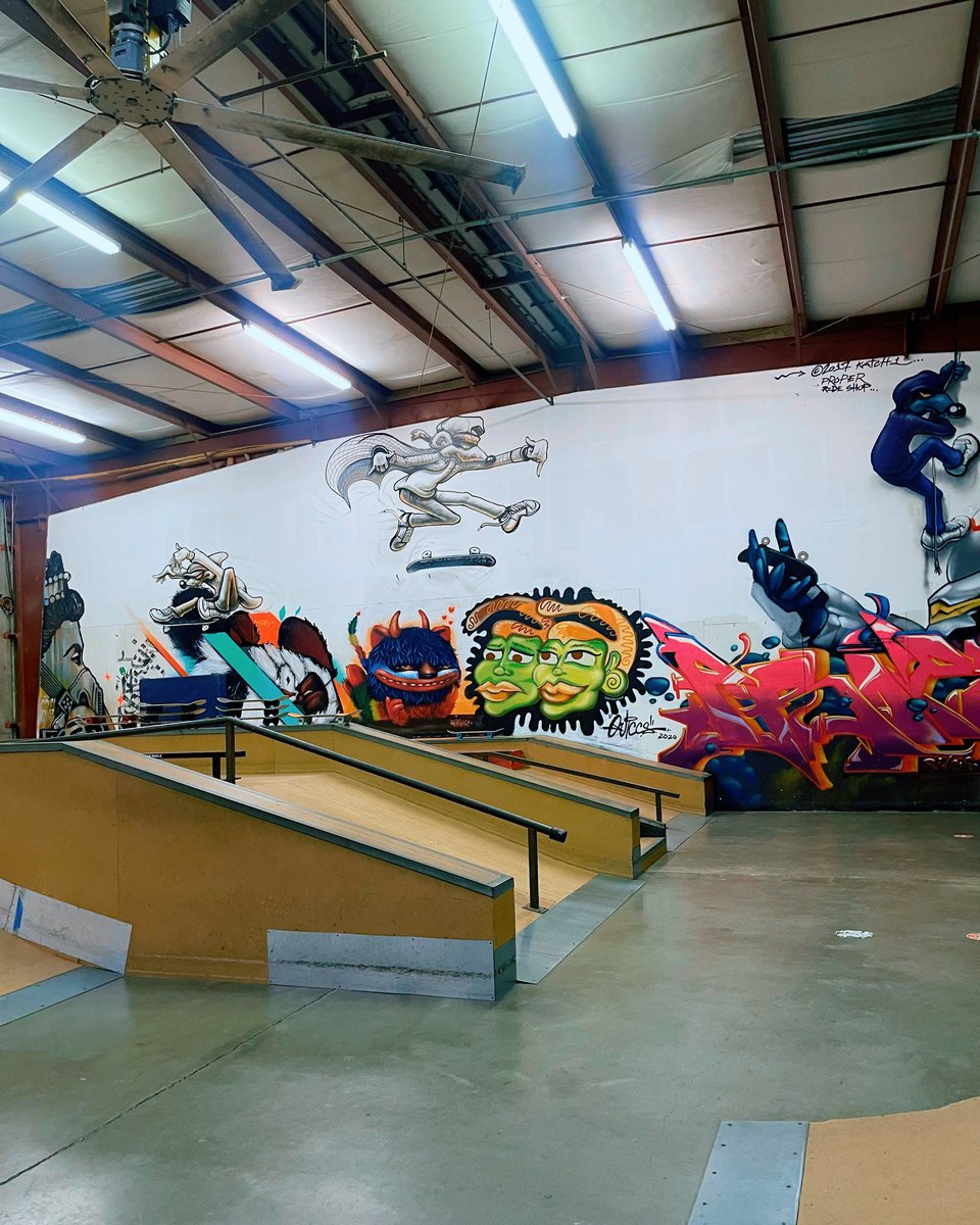 ReverieLOVE's tweet photo. Sometimes I like 2 Paint Murals 😍🎨🌺 https://t.co/uk70VhFc47