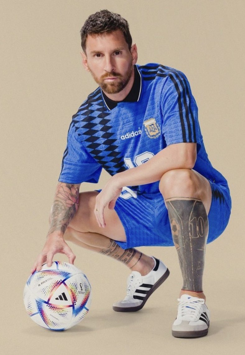 Richardagus's tweet photo. @GorrasCavs @classicshirts 🐐🐐 https://t.co/ZAIHNIjG5a
