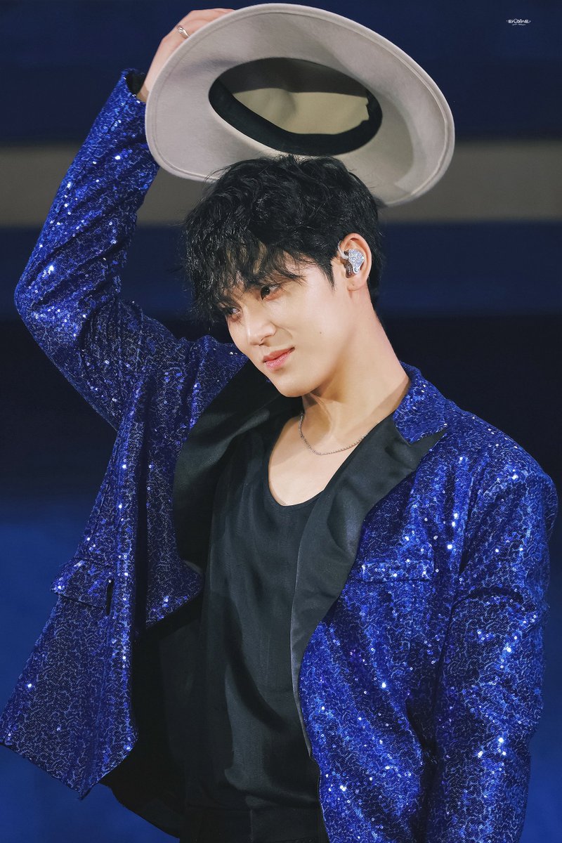 240724 캐럿랜드
🎩
#민규  #ミンギュ #MINGYU 
#세븐틴   #SEVENTEE