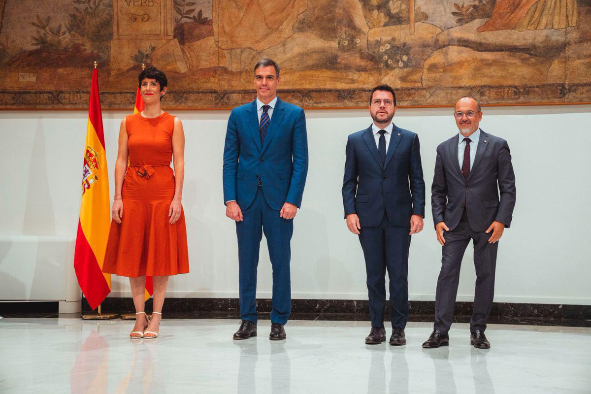 carles campuzano (@carlescampuzano) on Twitter photo Avui hem segellat amb la ministra <a href="/SaizElma/">Elma Saiz</a> d'<a href="/inclusiongob/">Ministerio Inclusión Seguridad Social Migraciones</a> l'acord que fa efectiu l’assumpció de la gestió de l'ingrés mínim vital, que és una prestació no contributiva de la Seguretat Social,per a la Generalitat.
Amb aquesta prestació social, sumada a la Renda Garantida de Avui hem segellat amb la ministra <a href="/SaizElma/">Elma Saiz</a> d'<a href="/inclusiongob/">Ministerio Inclusión Seguridad Social Migraciones</a> l'acord que fa efectiu l’assumpció de la gestió de l'ingrés mínim vital, que és una prestació no contributiva de la Seguretat Social,per a la Generalitat.
Amb aquesta prestació social, sumada a la Renda Garantida de