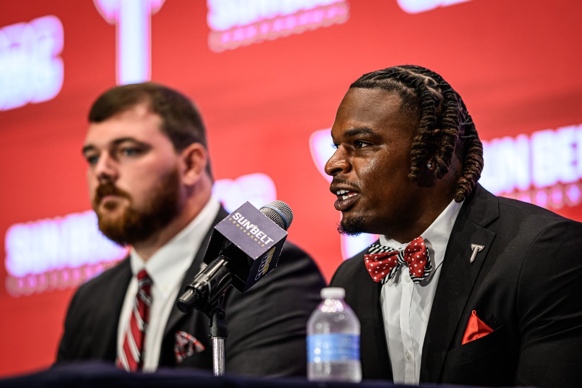 Sun Belt (@sunbelt) on Twitter photo 𝗗𝗘𝗙𝗘𝗡𝗦𝗘 𝗙𝗜𝗥𝗦𝗧.
“The foundation of defense is ingrained at Troy. We’ve got the best defense and that’s just going to happen no matter who the coaches are players are.”
-<a href="/TroyTrojansFB/">Troy Trojans Football 8x⚔️</a> linebacker Jordan Stringer 𝗗𝗘𝗙𝗘𝗡𝗦𝗘 𝗙𝗜𝗥𝗦𝗧.
“The foundation of defense is ingrained at Troy. We’ve got the best defense and that’s just going to happen no matter who the coaches are players are.”
-<a href="/TroyTrojansFB/">Troy Trojans Football 8x⚔️</a> linebacker Jordan Stringer