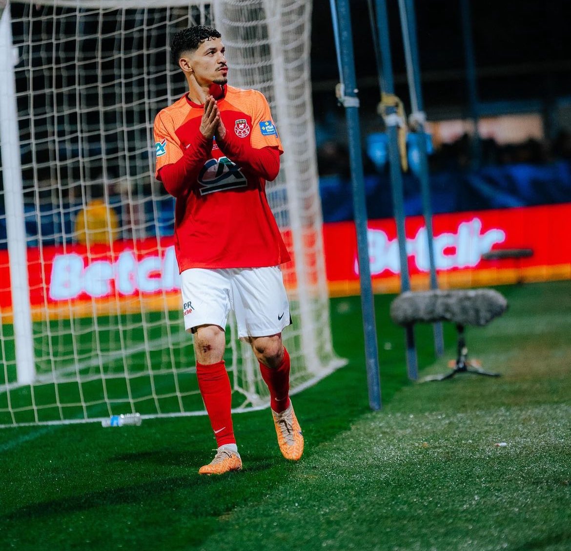 lenoble_actu's tweet photo. 🚨Mohamed Ouadah out pour plusieurs mois !

Notre attaquant souffre d’une rupture des ligaments croisés… bon rétablissement @OuadahM82514107 !🙏🏼 https://t.co/UDoihYIvtE