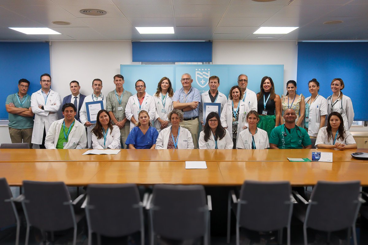 HRegionalMalaga's tweet photo. ➡El @HRegionalMalaga logra nuevas certificaciones de calidad para dos de sus unidades de gestión clínica.

👏🏻Las unidades de aparato digestivo y endocrinología y nutrición han conseguido la certificación de la ACSA con nivel óptimo y excelente respectivamente. https://t.co/VyTA13z7c2