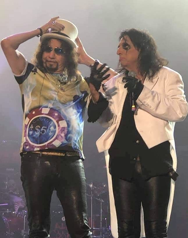 𝐊𝐈𝐒𝐒𝐨𝐩𝐨𝐥𝐢𝐬 on X: "Ace Frehley & Alice Cooper  https://t.co/QxC6rQ8a2D" / X