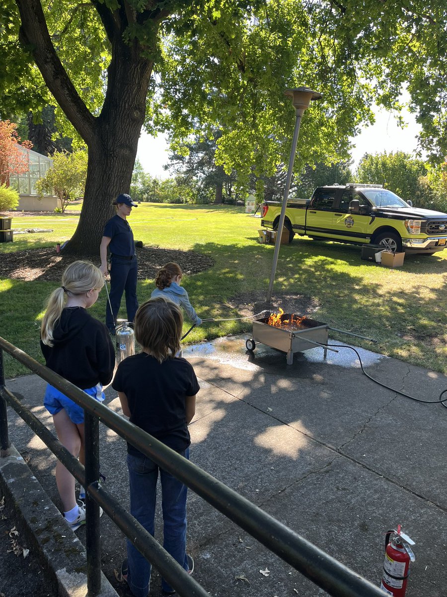 iaff43's tweet photo. Kicking off this beautiful Wednesday with female firefighters and student from around Oregon and Washington at #GirlsBuild
#SheFightsFire #FireFuture https://t.co/ulV5i8c7uJ