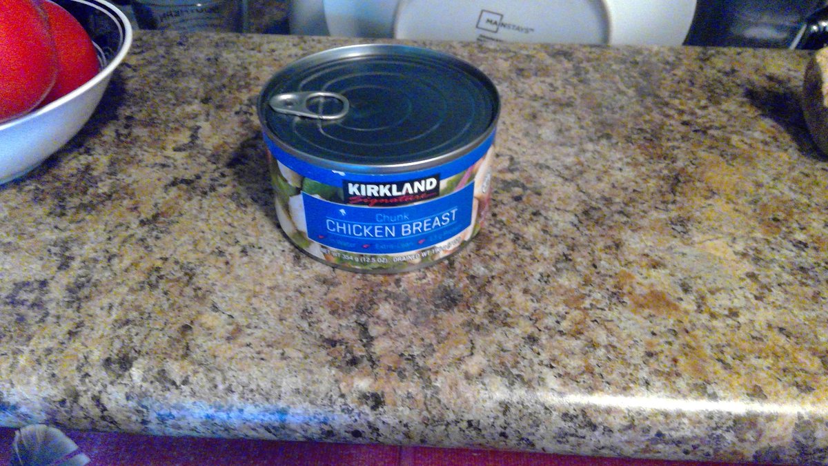 HodlTarzan's tweet image. found this on the side of the road during my long walk across the city. It will make a suitable supper, i reckon

#helf #getlean #cut #fizzicklephitness #urbanwanderer  #urbanjungle #urbanforaging