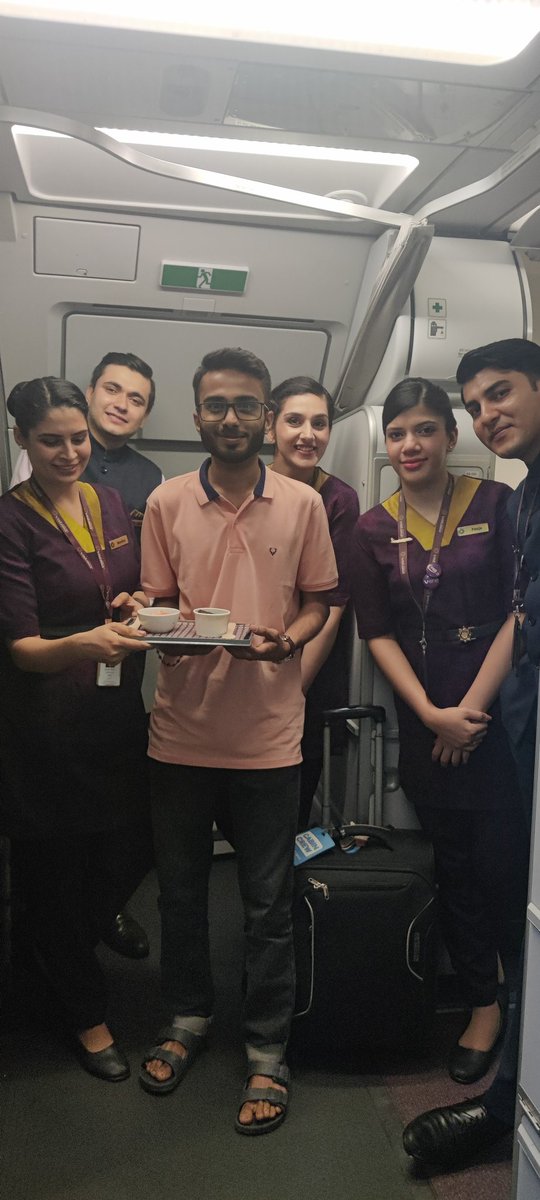 AdityaTrivedico's tweet photo. Loved the way how @airvistara accepted my last minute request for a photo with crew on my #birthday, and then I saw a surprise dessert and smiling crew ☺️ 

#flythenewfeeling #vistara https://t.co/bZIpwUO1lL