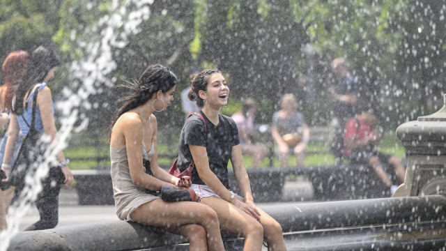 AmandaRecruits1's tweet photo. I'm proud to share insights from a study by @ICF's Climate Center, featured in @ABC. Our report details how extreme heat events are escalating in intensity and frequency across the U.S., profoundly impacting public health. https://t.co/v92bcW4qAW https://t.co/cep1t20p7i