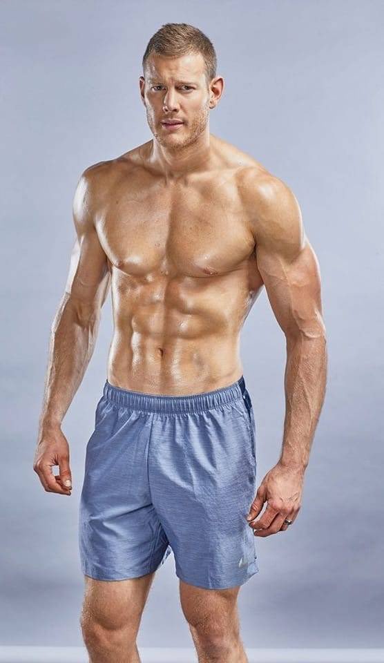 Fit Famous Males tweet media