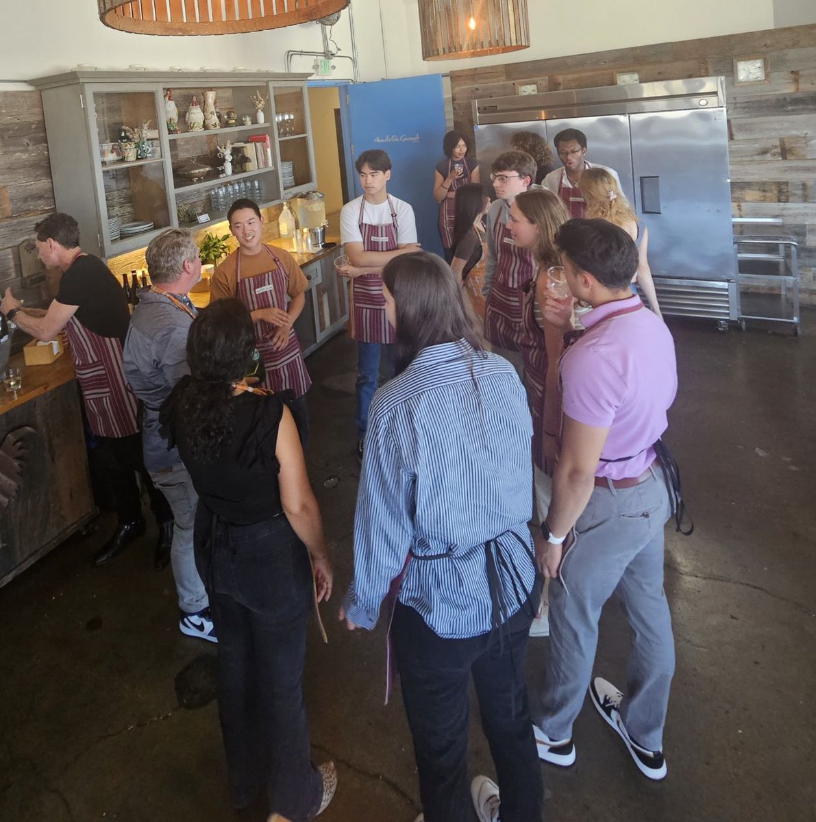 fastly's tweet image. We're halfway through #NationalInternWeek at Fastly! This tradition we started last year to celebrate our incredible #FastlyInterns by organizing a week of fun programming! This year, activities included cooking a meal with senior staff! #LifeAtFastly