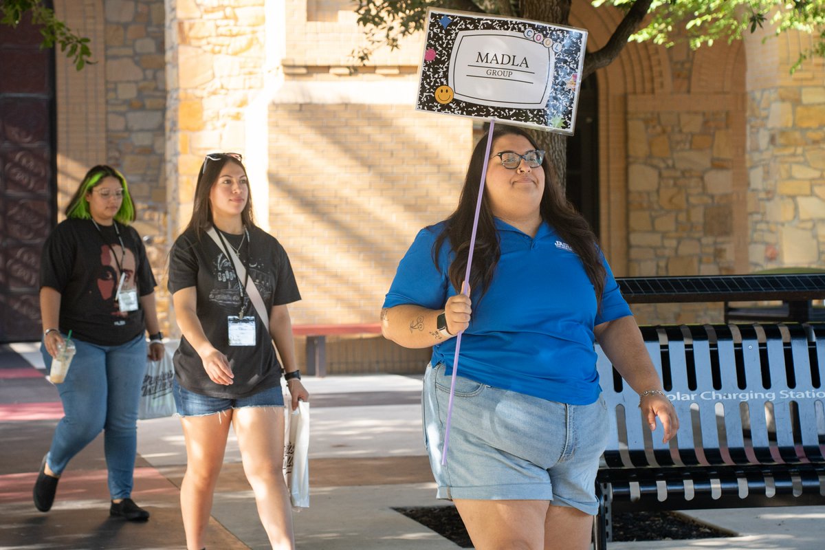 TAMUSanAntonio's tweet photo. #TransformingTomorrowTogether is exactly what our peer leaders do! Shout out to our amazing Peer Leaders for all of their hard work during NSO’s! #TAMUSA #NewStudents https://t.co/3xU6wrZnHN
