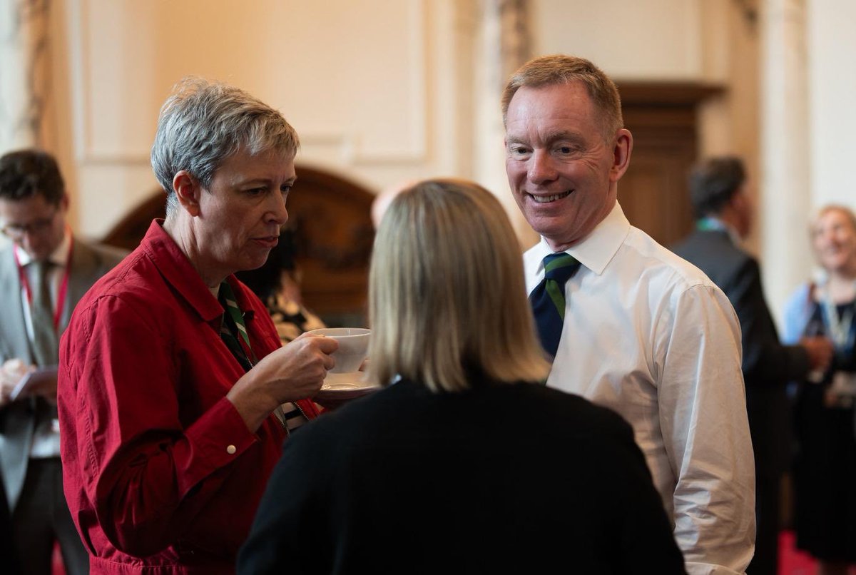 Chris Bryant (@rhonddabryant) on Twitter photo A delight to meet new MPs from different parties in the Churchill Room along with the ff great ā¦<a href="/DCMS/">Department for Culture, Media and Sport</a>ā© ministers ā¦<a href="/lisanandy/">Lisa Nandy MP</a>ā© and ā¦<a href="/Steph_Peacock/">Stephanie Peacock MP</a>ā© and our PPS ā¦<a href="/kimleadbeater/">Kim Leadbeater MBE MP</a>ā© to talk about all things culture media and sport. A delight to meet new MPs from different parties in the Churchill Room along with the ff great ā¦<a href="/DCMS/">Department for Culture, Media and Sport</a>ā© ministers ā¦<a href="/lisanandy/">Lisa Nandy MP</a>ā© and ā¦<a href="/Steph_Peacock/">Stephanie Peacock MP</a>ā© and our PPS ā¦<a href="/kimleadbeater/">Kim Leadbeater MBE MP</a>ā© to talk about all things culture media and sport.