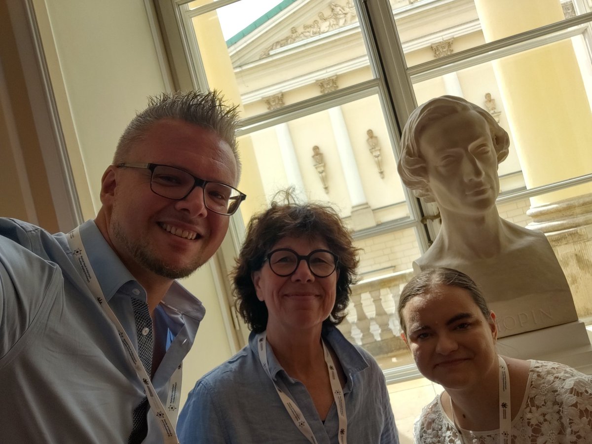 Touring the University of Warsaw with <a href="/AleksandraSpal3/">Aleksandra Spalińska</a> and @antje_wiener before #WISC2024 kicks off 🙂
