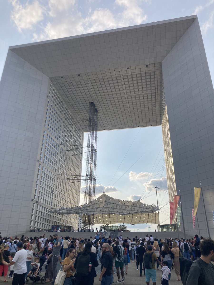 Joie d’accueillir la #FlammeOlympique dans le ⁦département des <a href="/hautsdeseinefr/">Département des Hauts-de-Seine</a>⁩ et dans le diocèse de ⁦<a href="/92catholique/">Diocèse de Nanterre</a>⁩ : que ces ⁦<a href="/jeuxolympiques/">Jeux Olympiques</a>⁩ soient un vrai temps de fraternité et de paix ! ⁦@holygames2024⁩