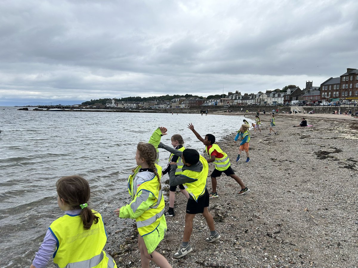 drum_cycle's tweet image. A brilliant special day with our summer kids club, we went down to Largs for the ferry over to Cumbrae. We cycled round the island, and had lots of fun and laughs 🥰 thanks to @Glasgow_Sport #summeroffun