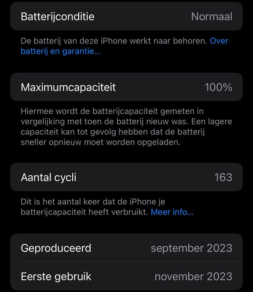 icenitwit's tweet photo. @RoosTante @Apple @proximus Ongeveer even oud en IPhone 15 Pro. Gewoon ter vergelijking https://t.co/gOOsQgGjy6
