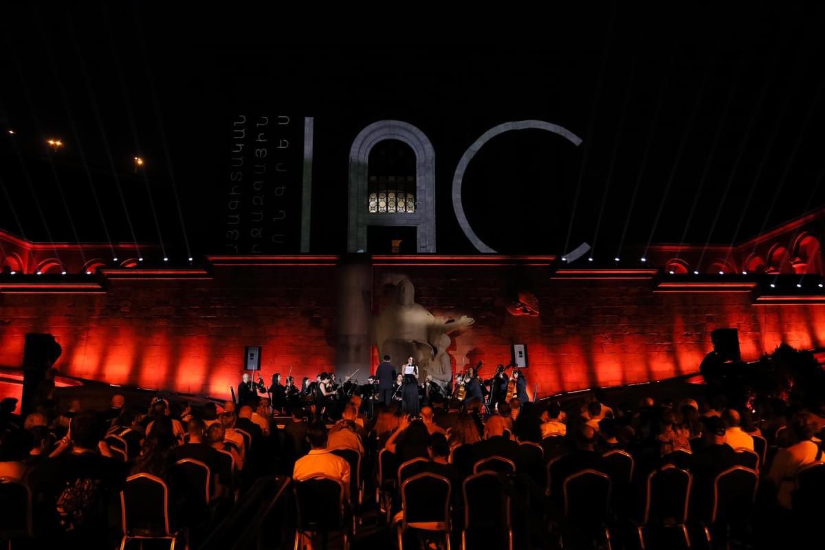 The exhibition "1 YEAR'S ETERNITY: Manuscript replenishments of the Matenadaran" showcased two new #manuscripts.

matenadaran.am/en/2024/07/16/…