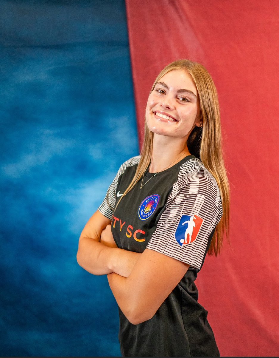 Media day! Thank you so much <a href="/GAcademyLeague/">Girls Academy</a> for the awesome pic. 🤍❤️🩵