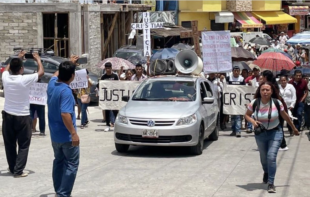 soyaquiles1's tweet photo. Martín Hernández y el periodismo estúpido
 
@JornadaOriente vuelve al ataque contra el Movimiento Antorchista en Puebla, como parte de una campaña de odio, pero que se ha incrementado debido a su alianza monetaria con Morena.… 🗣️

Artículo en: https://t.co/HNO32Q50fE https://t.co/9hjCD8PcAU