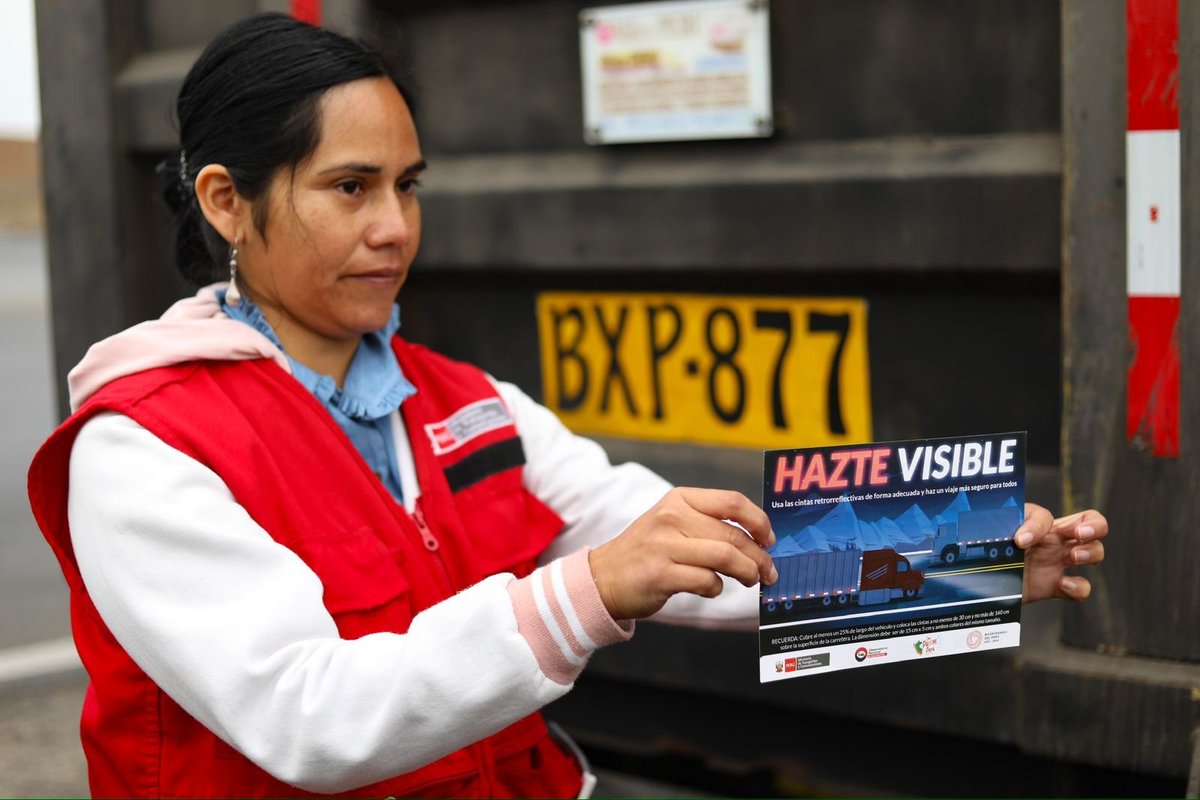 sutranperu's tweet image. ¡Comprometidos con la seguridad vial! 🚸🚚 Hoy, como parte de la campaña "Hazte visible", nos unimos al @MTC_GobPeru y @3M para un operativo preventivo que realizó peaje de Pasamayo en #Ancón, en la Panamericana Norte.