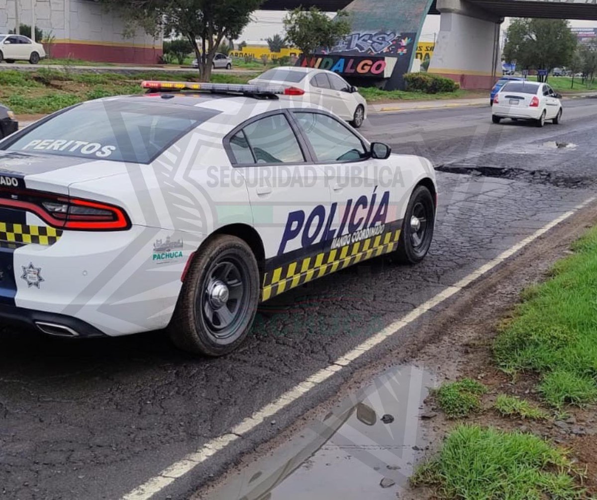 RevistaAcropHgo's tweet image. #AlertaVial #AcroNoticias l La Secretaría de Seguridad Pública, Tránsito y Vialidad de Pachuca de Soto reporta un hundimiento en la carretera México - Pachuca, esquina con bulevar Las Torres, colonia Santa Matilde.