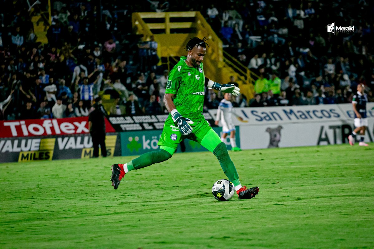 Isaías 40:30

El verdadero guerrero no abandona la batalla, sufre, llora, ríe y no vuelve atrás cae, se levanta confiando en que DIOS dará la victoria.
🛡️⚔️